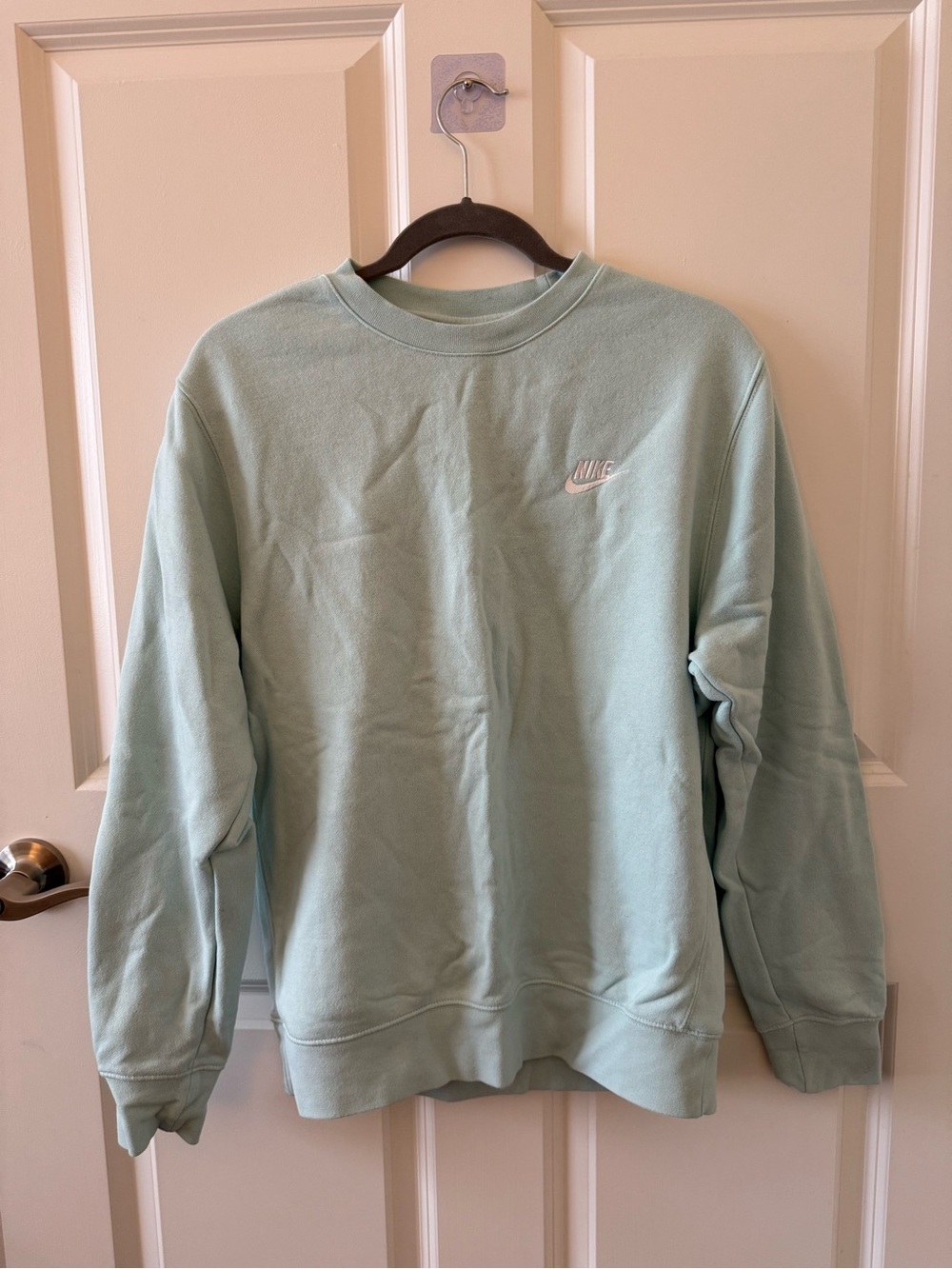 Nike Club Fleece Crewneck Sweatshirt in Baby Blue